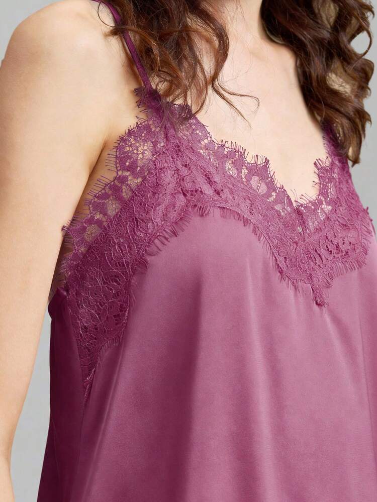 2026 Women's Satin Charmeuse Stretchy Fabric Comfortable Spaghetti Strap Long Top, Fitted Silhouette, Lace Trim Accent, Asymmetric Hemline Design, Modern Urban Casual Business Chic Office Wear, Low-Key Elegant Vibe, High-Quality Airport Fashion, Sophisticated Material, Graceful Elegant, Street Style Inspired Blouse All Season Modern Urban Casual Fashion Business Casual Women's Office Wear Low-Key Old Money Style Effortless Temperament High-End Urban Commuting High-Quality Airport Women's Wear Hi