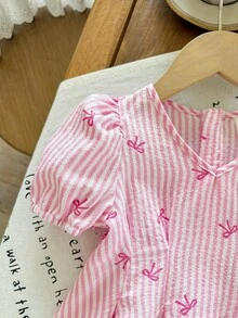 SHEIN 2件套女童条纹蝴蝶结V领泡泡袖休闲衬衫和裤子套装 - 淺粉色 - 查看 4
