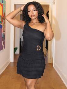 性感装扮 - 不对称领口上衣 + 荷叶边迷你裙 - 黑色 - 查看 3