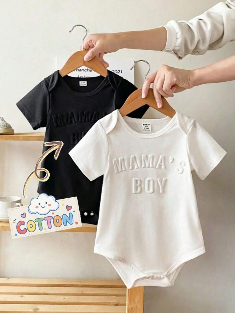 SHEIN Playful Pals 男婴幼儿新生儿0-3岁春夏休闲日常穿着及外出趣味3D标语“妈妈的宝贝”针织天蓝色短袖连体衣，纯棉材质 - 黑色 - 查看 1