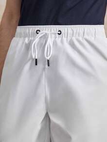 Courvante 宽松男士斜口袋抽绳短裤 - 白色 - 查看 5
