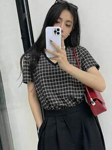 DAZY 女士休闲格子短袖T恤，夏季印花T恤 - 黑色 - 查看 3