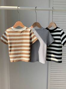 SHEIN Set de 3 camisetas de punto de manga corta y cuello redondo con rayas y unicolor, adecuadas para niño/niña, para uso en primavera/verano, interior y exterior - Multicolor - Ver 2