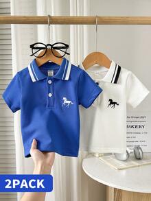 男婴 Polo 领刺绣短袖 T 恤。这款 T 恤将经典的 Polo 衫设计与时尚活泼的刺绣图案相结合，使其成为理想之选。 - 彩色 - 查看 1