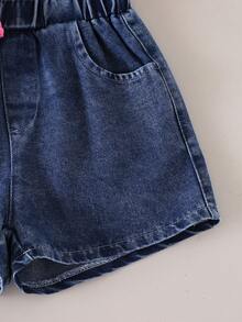 SHEIN Genkimix Kids 女童钩针镂空针织打底衫，蓝色牛仔短裤，甜美无袖白色碎花背心，夏季户外度假活力女童套装 - 粉色 - 查看 6