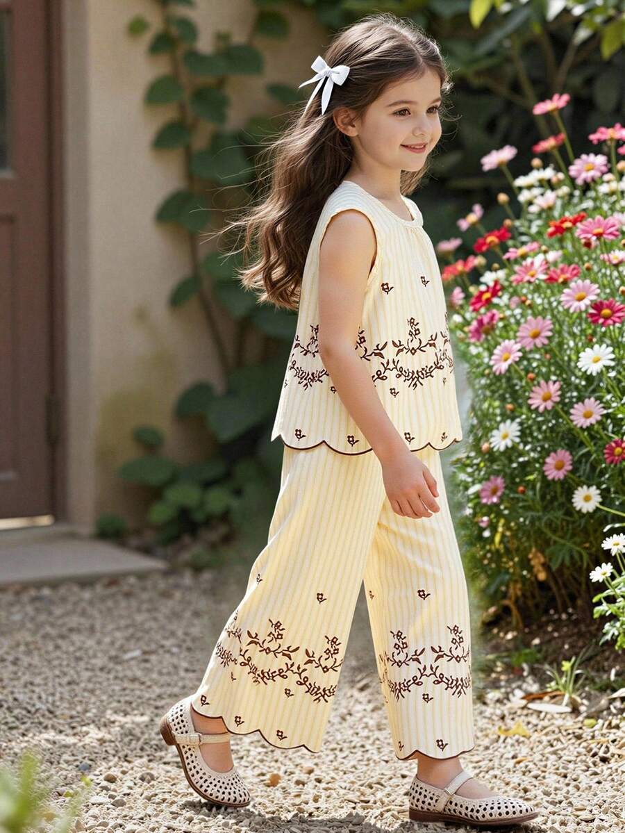 SHEIN 2pcs/Set Baju Anak Perempuan Motif Bunga Garis-garis Vintage, Atasan Leher Bulat dengan Hiasan Ruffle di Bagian Bawah dan Celana Panjang yang Serasi, Pakaian Musim Panas Anak untuk Fotografi dan Pemakaian Sehari-hari, Set Dua Potong - Kuning - View 1