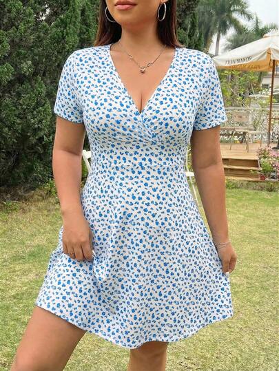 SHEIN EZwear Plus Size Pink Casual Vacation Floral A-Line Dress