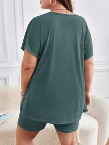 SHEIN Frenchy Plus Size Summer Casual Solid Color Side Slit Short Sleeve T-Shirt And Shorts 2-Piece Set - Dark Green - View 2