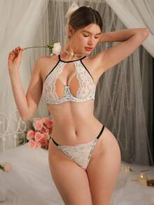 DelicateAllure 花卉蕾絲鋼圈內衣套裝 - 白色 - 查看 3