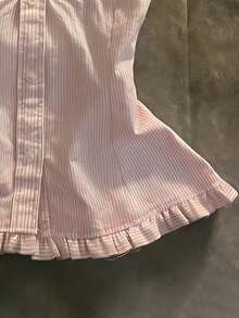 Glimmora Blusa de mujer con diseño de botones a rayas y volantes en el bajo - Rosa - Ver 4