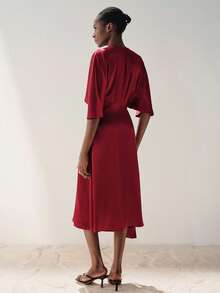 Aveloria Modichic Dunkelrot, Herbst, elegant, Party-Midi-Kleid aus Satin-Acetat-Stoff, figurbetont und ausgestellt, A-Linie, V-Ausschnitt, Wickelkleid, Metall-D-Ring-Gürtel, asymmetrischer Drapier-Saum, Fledermausärmel - Bordeaux - Übersicht 3
