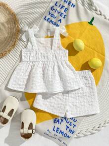 SHEIN Playful Pals 2件套女婴幼儿/新生儿0-3岁休闲日常可爱度假条纹蝴蝶结装饰吊带背心+短裤套装，春夏款 - 白色 - 查看 2