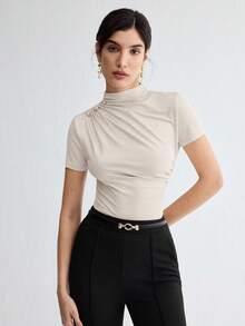 BizChic 女士纯色褶皱优雅短袖T恤，适合办公室、正式场合、通勤、休闲、浪漫、90年代复古风、派对、毕业典礼、婚礼宾客、伴娘、主持人、外出、社交、约会、聚会、音乐会、毕业典礼、早午餐、机场等各种场合。 - 灰色 - 查看 3