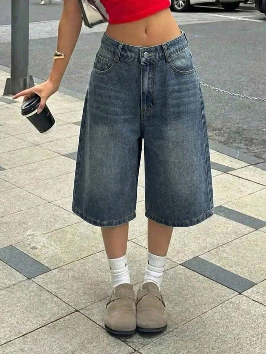 SHEIN 少女Y2K复古水洗口袋设计宽松百慕大牛仔长短裤，女孩夏季波西米亚风牛仔短裤，适合夏季休闲、学校、校园、大学穿着，女孩夏季服装搭配，适合春夏波西米亚风，季节复古//海滩/海边/优雅毕业装，休闲女士连体裤，夏季度假装，春季服装搭配，女士海滩装，女士度假装，情人节装，夏季度假装，女士海滩度假装，毕业装 - 深色水洗藍 - 查看 1