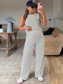 SHEIN Bộ đồ bầu 2 món gồm áo tank top kẻ sọc và quần ống rộng, thích hợp cho mùa hè. - Đen và trắng - Xem 2