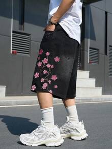 Manfinity EMRG Men's Street Fashion Casual Distressed Embroidered Black Denim Shorts - Black - View 6