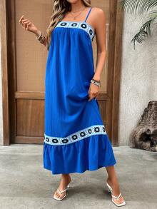 SHEIN Holidaya Vestido de Alça Novo de Primavera/Verão para Mulheres, Vestido de Alça Elegante de Férias Romântico Casual de Verão com Contraste de Crochê Manual Floral, Recorte Vazado, Busto Envolvente, Bainha em A-Line, Vestido Casual de Praia de Verão para Mulheres, Traje de Vestido de Verão Italiano, Vestido de Férias - Azul Royal - Visão 3