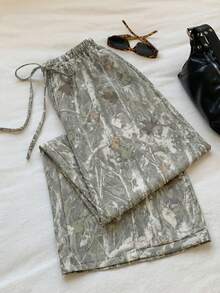 SHEIN EZwear Quần nữ dáng rộng cạp thấp in họa tiết cành cây rằn ri phong cách retro, quần short suông, món đồ không thể thiếu cho mùa tựu trường. - Nhiều màu - Xem 4