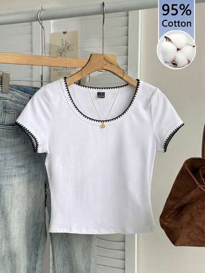SHEIN EZwear Camiseta corta de algodón al 95% con cuello redondo, manga corta y ajustada, con borde de lechuga negro, de unicolor minimalista y versátil. Estilo retro vintage Y2K, perfecto para festivales occidentales, citas dulces y té de la tarde, vacaciones de primavera/verano, uso casual en casa y vuelta al colegio.