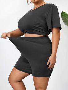 SHEIN CURVE+ CURVE 4件套加大码女式纯色短袖T恤和七分裤套装，Curve Plus，Hoho Vacation沙滩装/沙滩裙/沙滩度假装/沙滩必备/毕业典礼/下午茶派对礼服 - 彩色 - 查看 5