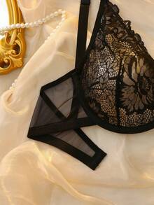 DelicateAllure Plus Size Solid Color Lace Patchwork Bralette Wireless And Adjustable Strap, Lift - Black - View 3