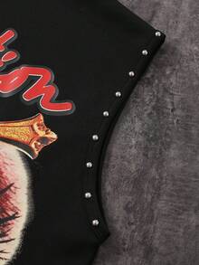 ROMWE MEN Street Life Camiseta de tirantes holgada con estampado de retrato borroso y decoración de remaches para hombre - Negro - Ver 6
