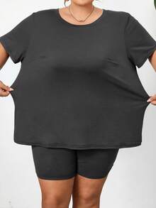 SHEIN CURVE+ CURVE 4件套加大码女式纯色短袖T恤和七分裤套装，Curve Plus，Hoho Vacation沙滩装/沙滩裙/沙滩度假装/沙滩必备/毕业典礼/下午茶派对礼服 - 彩色 - 查看 6