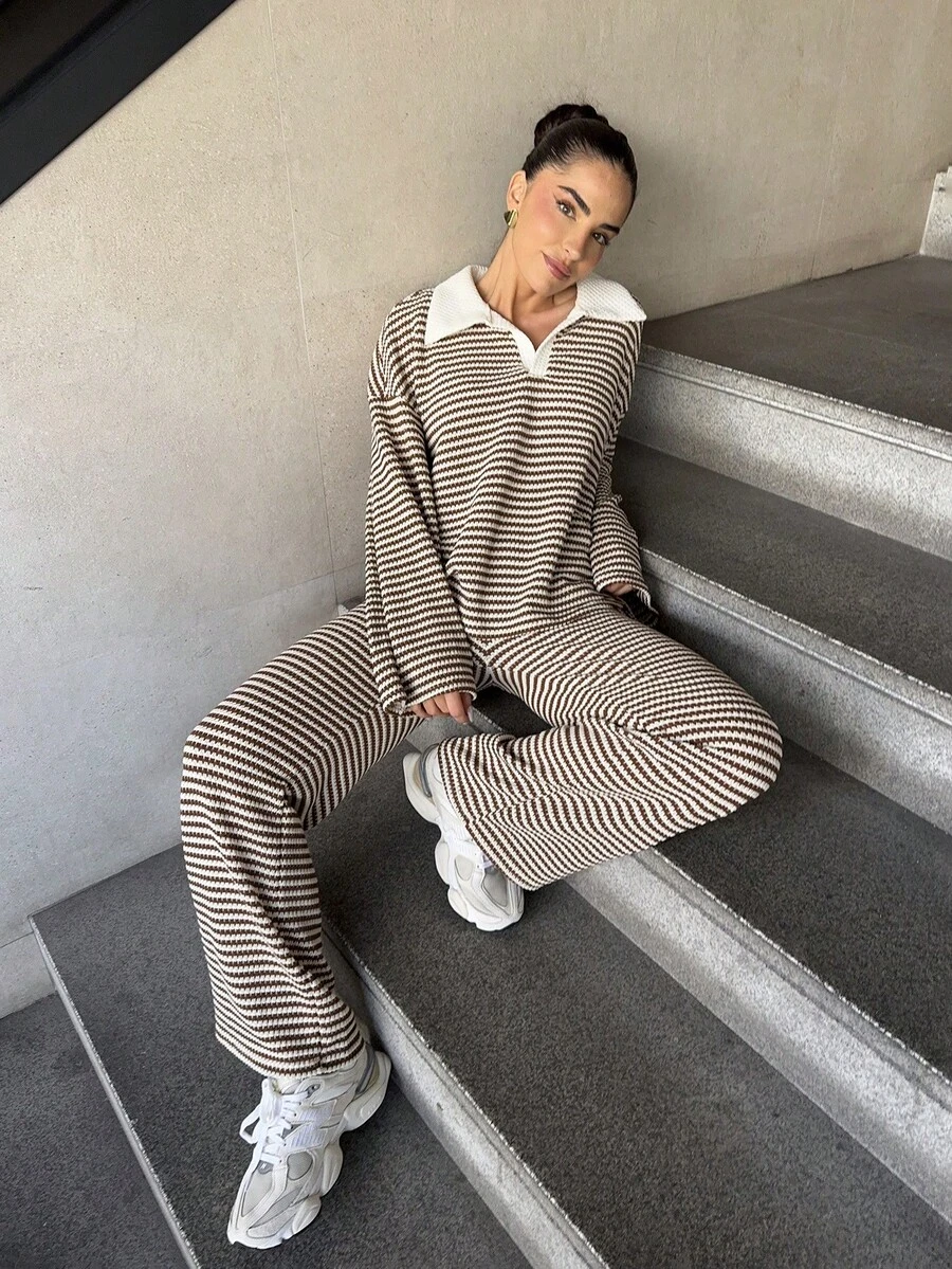 Marta Soriano Conjunto de 2 piezas para mujer con camiseta de manga larga de hombros caídos de cuello en V a rayas y pantalones a rayas de cintura elástica, traje de suéter de invierno, otoño/invierno - Marrón - Ver 1