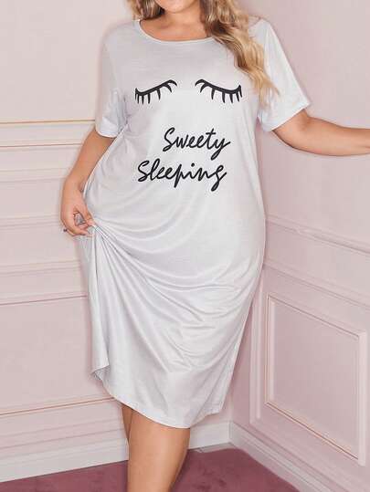 Slumberry CURVE Camisón holgado de talla grande con estampado de pestañas y ojos, de cuello redondo, cómodo y de estilo casual y dulce