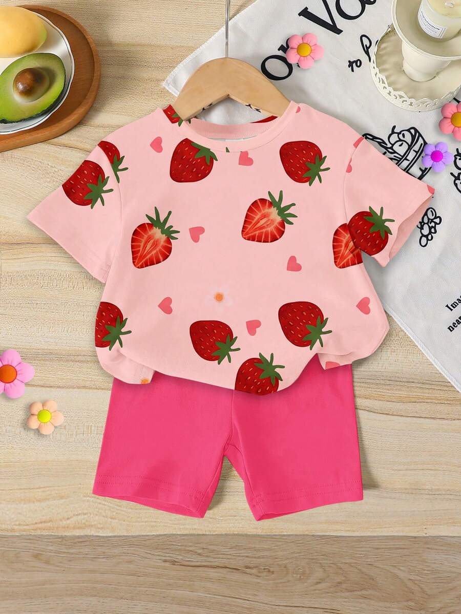 Elladie kids 一套女婴甜美可爱草莓水果图案度假风印花短袖圆领T恤和短裤套装，适合春夏季穿着 - 彩色 - 查看 1