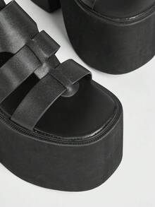 Sugerpunk Giày nữ mùa xuân hè, kiểu dáng quai cài sau, mũi thường, đế dày 13cm, gót dốc, phong cách punk, da PU đen, đế dày, thích hợp cho tiệc tùng, ngày Valentine, phong cách thập niên 2000, giày hè. - màu đen - Xem 2
