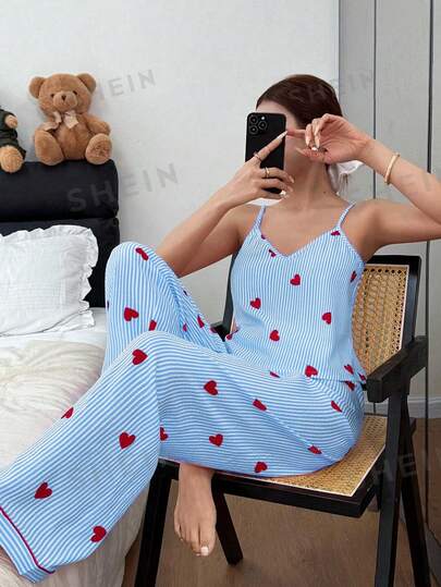 Napfluff Conjunto de pijama de camiseta de tirantes y pantalones con estampado de corazones a rayas y efecto arrugado para mujer