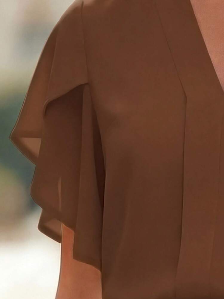 Balvessa Blusa de diseño minimalista y elegante de unicolor con escote en V, versátil para el verano - Café integral - Añade 4