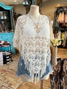 LanaWest CURVE Vacation-Inspired Relaxed Chic, Ivory Hollow-Out Fringe Knit Sweater. Delicate Hollow Texture Adds Sophistication, Long Fringe Flows Dynamically To Catch Attention. Shawl Collar Design Pairs Well With Various Undershirts, Exuding Casual Yet Stylish Vacation Vibe In Spring And Summer. - White - View 9