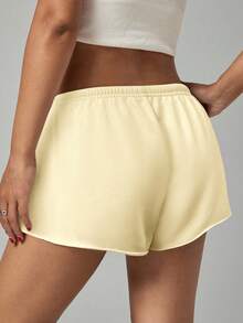 SHEIN PETITE 女士纯色弹力腰宽松休闲短裤 - 淡黃色 - 查看 3