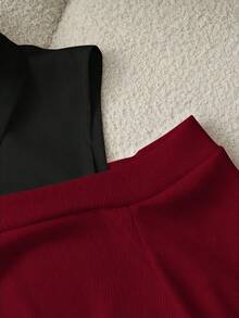 Long-Sleeved Top With Off-The-Shoulder Design In Contrasting Black And White, Minimalist And Fashionable - Red and Black - View 6