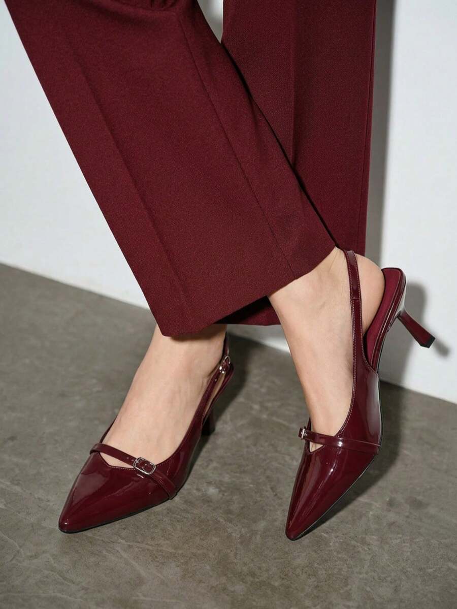 女士尖头小猫跟一脚蹬凉鞋