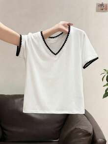 Resyla Women's Contrast Color Minimalist Daily Short Sleeve T-Shirt - White - View 3