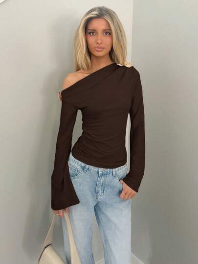 Sydney Algeri 女士时尚通勤棕色不对称领喇叭袖 T 恤