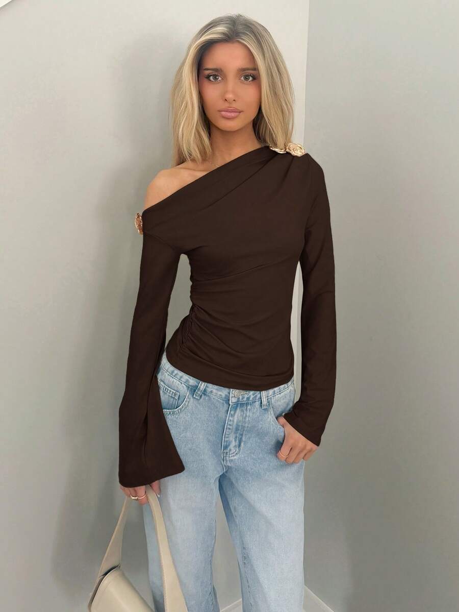 Sydney Algeri 女士时尚通勤棕色不对称领喇叭袖 T 恤 - 棕色 - 查看 1