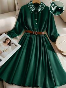 Màu xanh lá cây đậm