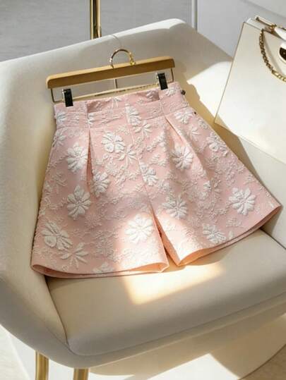 GlowEve CURVE Quần short nữ cỡ lớn màu hồng dệt jacquard, cạp cao, ống rộng, xếp ly, kiểu dáng thường ngày, ngọt ngào. Thích hợp cho các buổi đi chơi, đi làm, dự tiệc, kỳ nghỉ và mặc thường ngày.