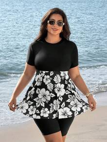 SHEIN Swim 大尺碼女款 2 件組花卉印花圓領短袖洋裝與七分褲泳裝套裝，白色夏季熱帶風海灘派對優雅黑色 - 黑色 - 查看 3