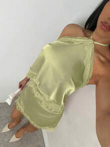 SHEIN Glamour 柔美甜美的法式风格，樱花粉色缎面面料，蕾丝饰边，可调节系带领口设计，宽松直筒廓形，修身显瘦，及膝长度拉长腿部线条，展现女性柔美比例。女士两件套，适合居家休闲、当睡袍穿着，可搭配开衫或西装外套外出，浪漫迷人的风格也适合休闲聚会和约会。 - 綠色 - 查看 1