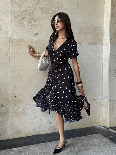 Pariaura V领短袖收腰不对称下摆波点拼接中长连衣裙，优雅大方，适合春、夏、秋、冬四季穿着，也适合约会、休闲、商务、办公、海滩、日常穿着。