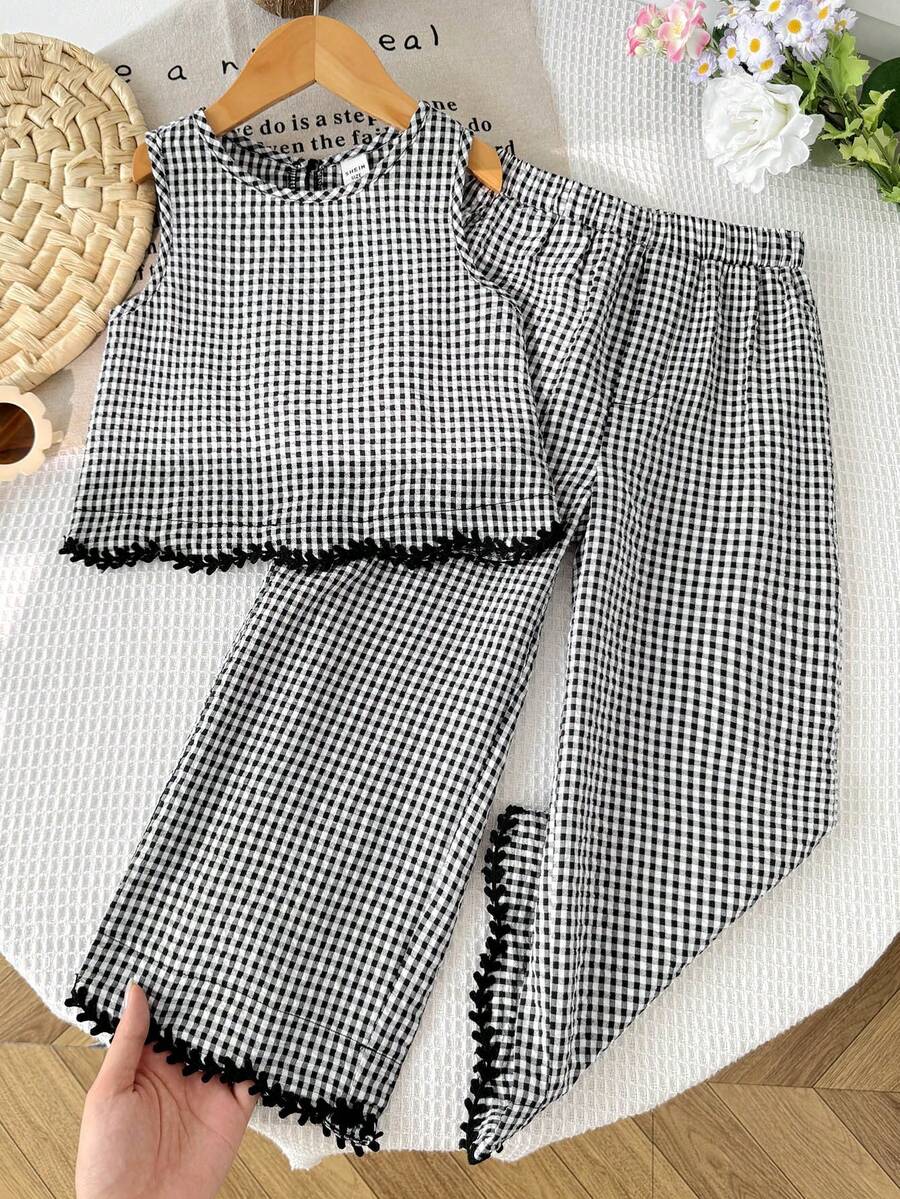 SHEIN 女童格子荷叶边吊带背心和裤子套装，休闲假日装 - 黑與白 - 查看 1