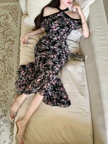 DAZY Đầm dự tiệc ngắn nữ in hoa, cổ yếm, hở vai, thanh lịch, thắt eo. - màu đen - Xem 3