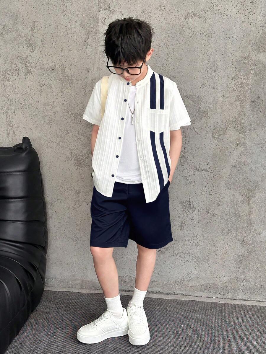 SHEIN Mirajuku Bộ 3 món cho bé trai tuổi thiếu niên: Áo sơ mi trắng phối họa tiết hoa tương phản, quần trắng ống rộng phối họa tiết tương phản và khăn quàng cổ. - Màu xanh hải quân - Xem 1