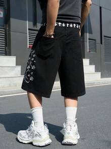 Manfinity EMRG 男士休闲街头风刺绣黑色牛仔短裤 - 黑色 - 查看 5