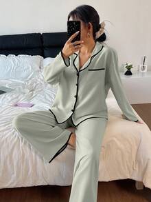 Napfluff Bộ đồ ngủ dài tay dáng rộng, cổ ve áo, viền tương phản dành cho nữ - màu xanh lá - Xem 6